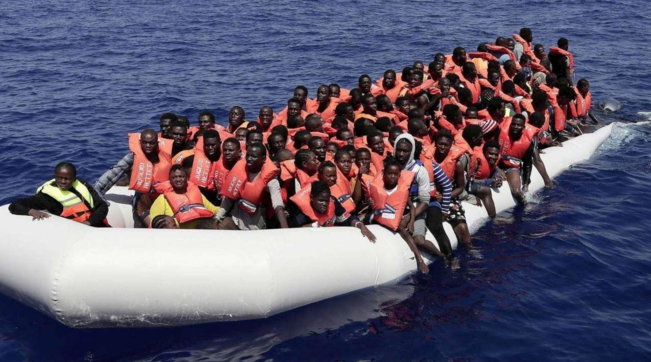 migranti, immigrazione, profughi, barcone