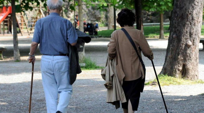 anziani coppia nonni nonnetti pensioni