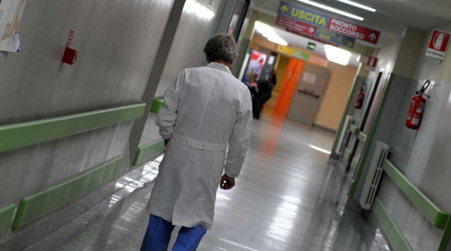 infermieri medici ospedale corsia generico medico infermiere dottore