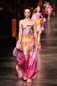 Milano Fashion Week, Fendi primavera estate 2022: i look della sfilata