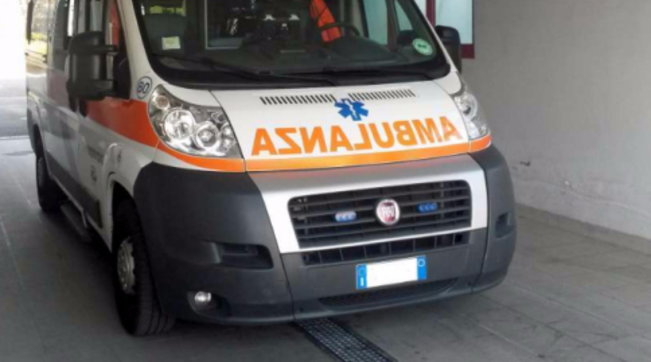 ambulanza 118 generica giorno estate