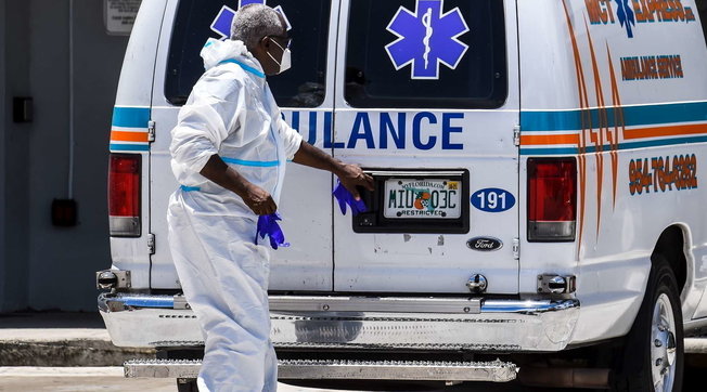 covid usa soccorsi ambulanza ambulanze coronavirus