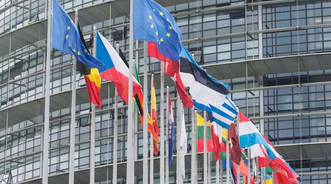 ue, europa, bandiere, parlamento ue, strasburgo