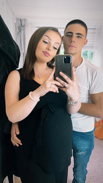 Gb, nonna record a 33 anni: l'album di famiglia di Gemma Louise