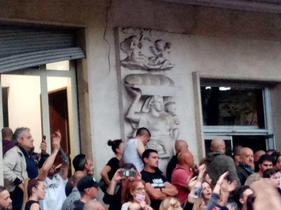 Proteste Green pass, assaltata la sede della Cgil a Roma