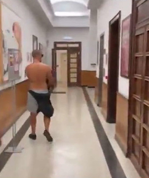 Proteste Green pass, assaltata la sede della Cgil a Roma