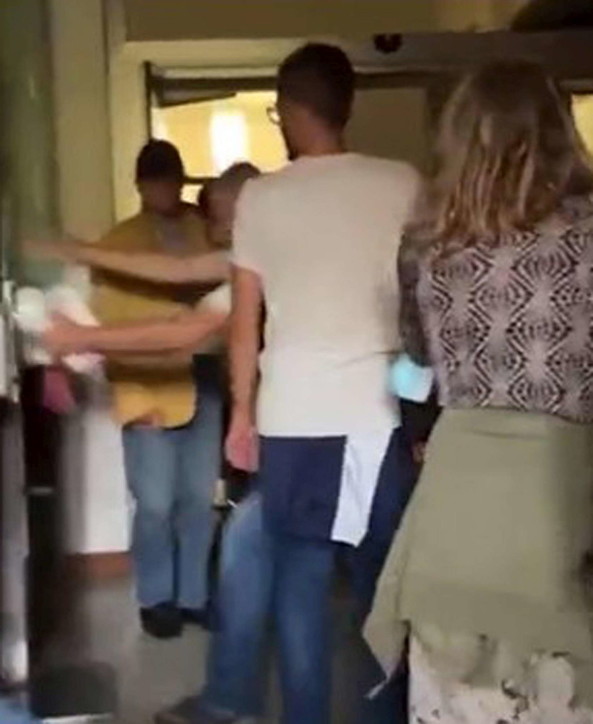 Proteste Green pass, assaltata la sede della Cgil a Roma