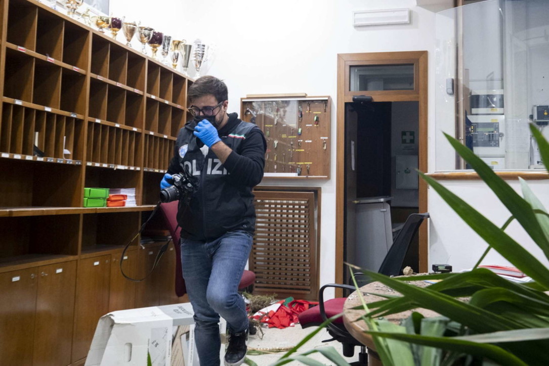 Proteste Green pass, assaltata la sede della Cgil a Roma