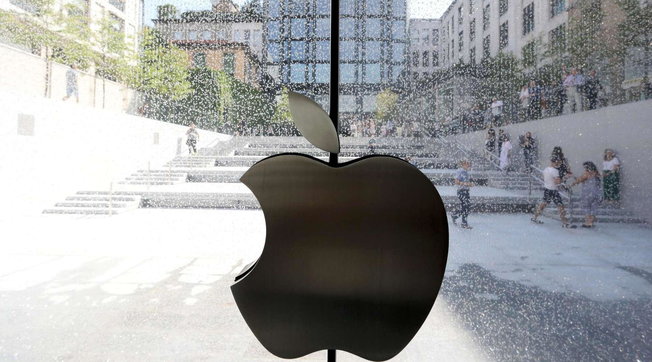 apple inaugurazione store milano