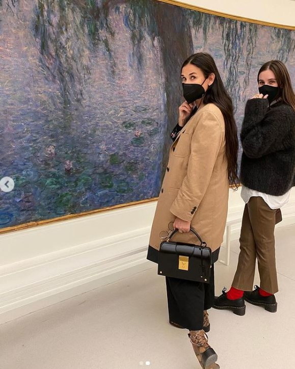 Demi ammira l'arte... fallica