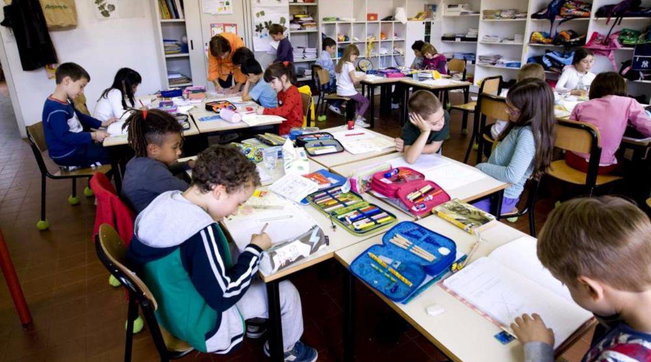 bimbi bambini scuola, generica