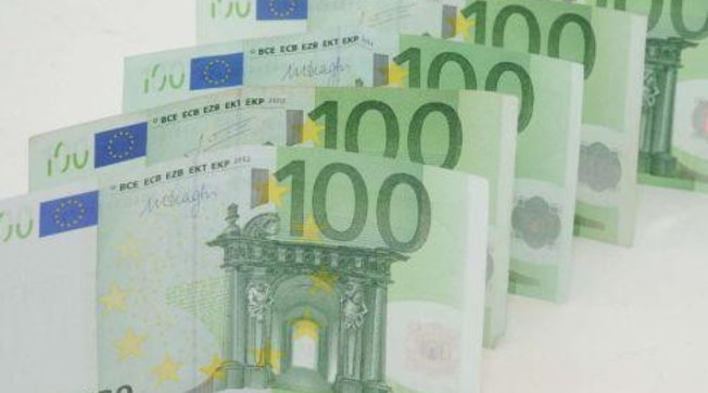 soldi risparmi banconote euro