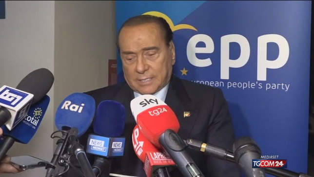 Berlusconi: "Draghi ottimo per il Quirinale ma è più utile per finire il lavoro"