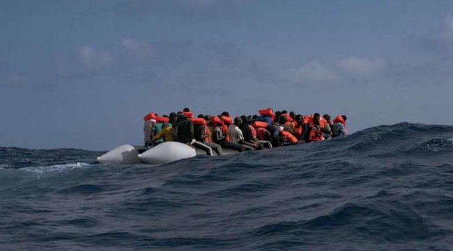 Sicilia, nubifragio contro nave con 367 migranti: Msf lancia l'allarme