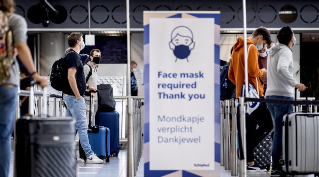 amsterdam, olanda, paesi bassi, coronavirus, aeroporto, covid