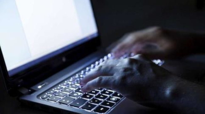 hacker pirata informatico sicurezza online
