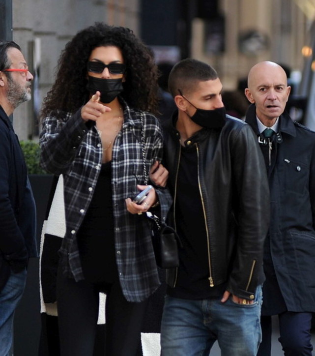 Marco Verratti e Federico Balzaretti fanno shopping a Milano con le mogli