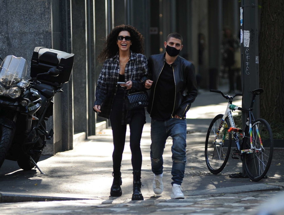 Marco Verratti e Federico Balzaretti fanno shopping a Milano con le mogli