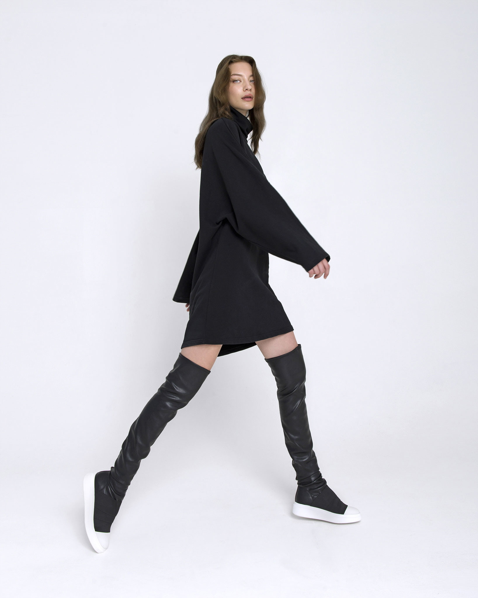 ash lola over the knee