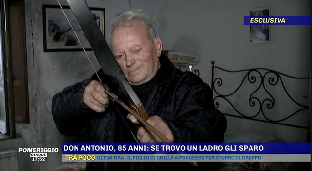 Perugia, il prete "pistolero" favorevole alla legittima difesa: "Non bisogna uccidere, ma difendersi"