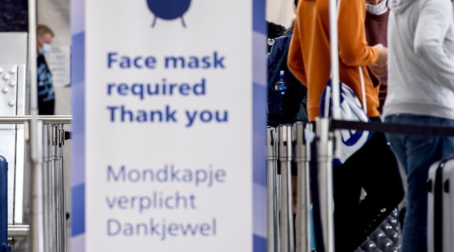 amsterdam, olanda, paesi bassi, coronavirus, aeroporto, covid
