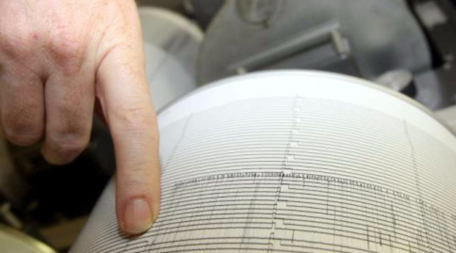 sismografo sisma terremoto scossa magnitudo