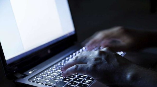 hacker pirata informatico sicurezza online