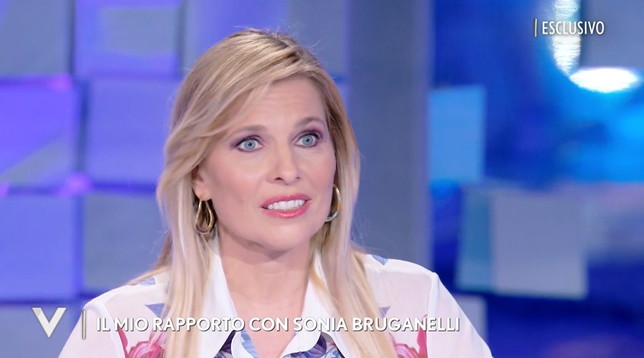 Laura Freddi e il ritorno al "GF Vip": "Con Sonia Bruganelli nessuna rivalità,  scherziamo su Bonolis"