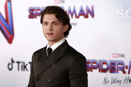 Moda uomo, non solo Spider-Man: Tom Holland, stile da standing ovation