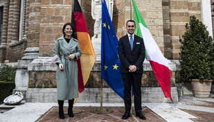 Germania e Italia unite su migranti e clima | Baerbock: "Basta morti in mare", Di Maio: "Patto green con Berlino"