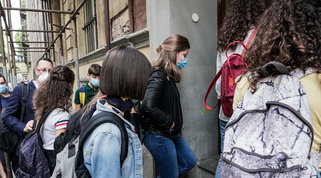 Scuola, anno nuovo e vecchi problemi: su distanziamento, mascherine e trasporti le criticità maggiori
