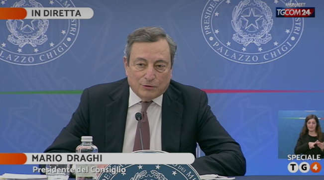 Draghi: "Dai no vax dipende la gran parte dei nostri problemi" | "Basta penalizzare i ragazzi, scuole restino aperte" | VIDEO