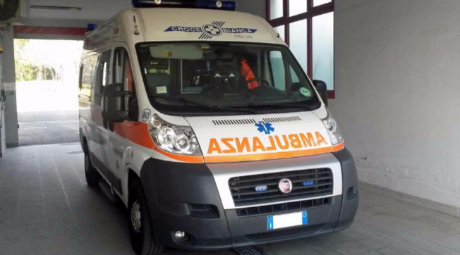 ambulanza 118 generica giorno estate