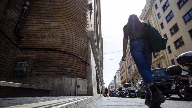 stupro finlandese bengalese roma