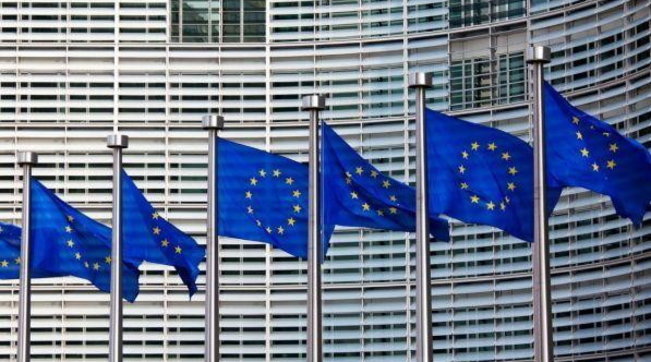 Commissione Ue bandiera