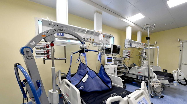 coronavirus ospedale terapia intensiva napoli policlinico