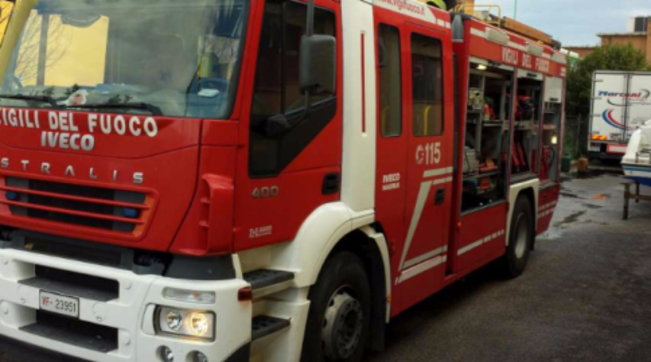 vigili del fuoco pompieri 115 generica