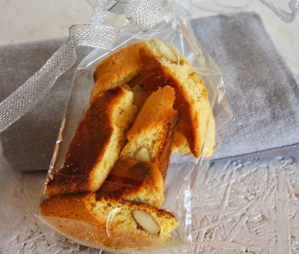 Cantucci alle mandorle e arancia