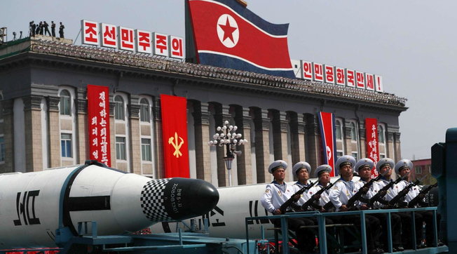 Corea del Nord Pyongyang missili intercontinentali parata