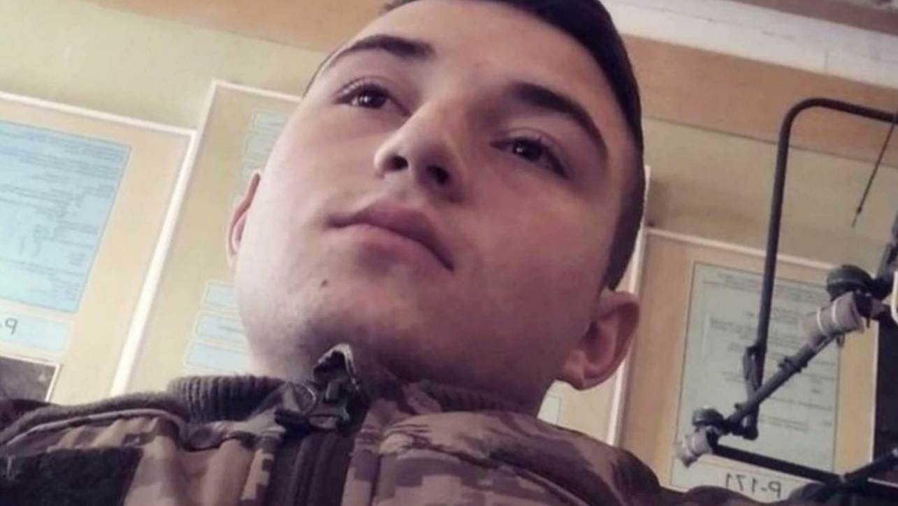 Dall'artigiana ai giovani calciatori, dal cameraman all'ex pilota "Lupo grigio": i morti per la guerra in Ucraina