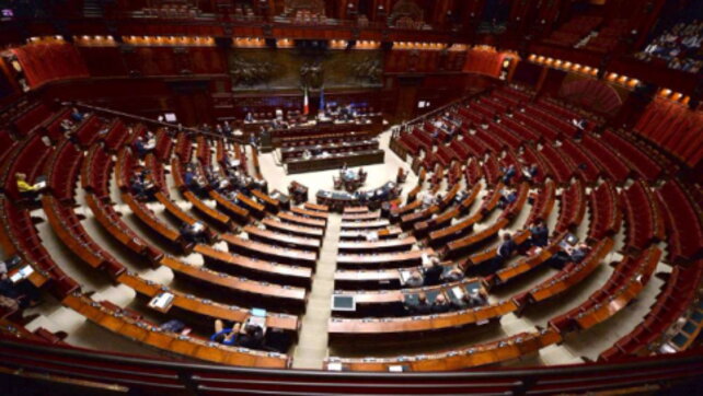 lega nord camera cittadinanza cartelli montecitorio deputati