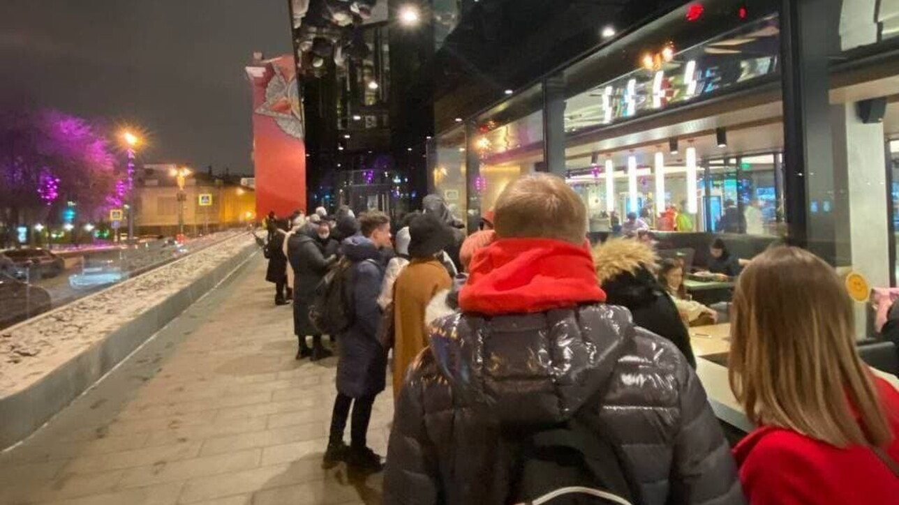 Chiudono I McDonald In Russia Code Davanti Ai Negozi Per L ultimo Panino