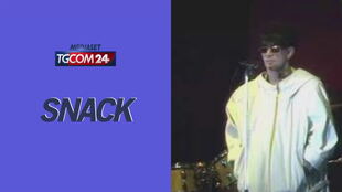 Buon compleanno Ivan Cattaneo: eccolo cantare "Polisex"