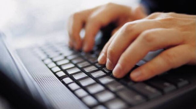 uomo,computer,email