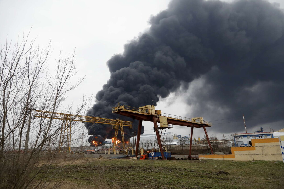 Belgorod (Russia), deposito di carburante distrutto: forse un attacco ucraino?