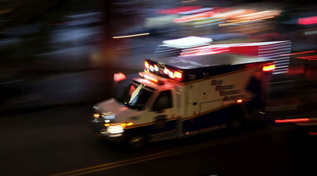 covid usa soccorsi ambulanza ambulanze coronavirus