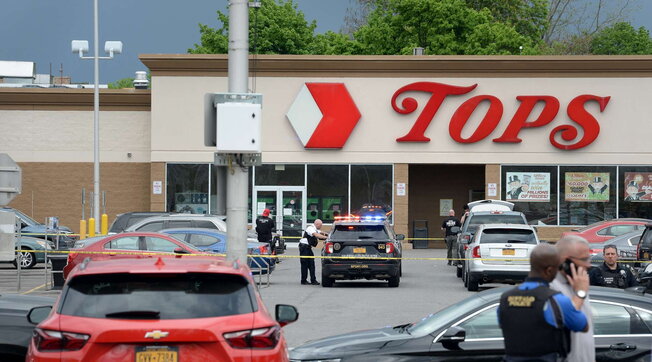 sparatoria supermercato buffalo polizia