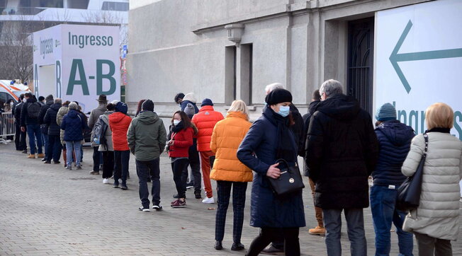 covid vaccini milano