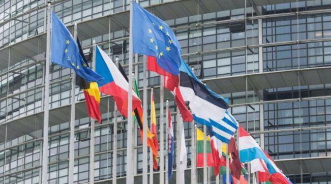 ue, europa, bandiere, parlamento ue, strasburgo