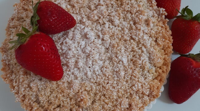 Sbriciolata con marmellata di fragole